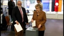 Merkel në kërkim të koalicioneve: Dy mundësitë e kancelares, socialdemokratët e 