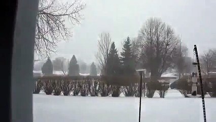 Güzel Kız Buz Gibi Havada Banyo Yaptı