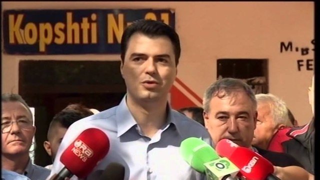 Basha i përgjigjet Ramës. Tërhiq aktin normativ për Nënpunësin Civil