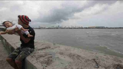 Los filipinos intentan capear el tifón Goni