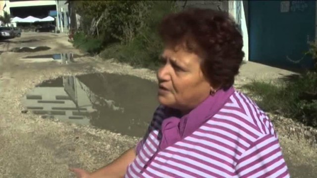 Rruga e skelës në kushte të mjerushme. Vlorë, banorët ankohen për mungesën e investimeve