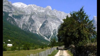 Mbijetesa e turizmit malor në Shqipëri: Shpirti aventurier përballë infrastrukturës skandaloze