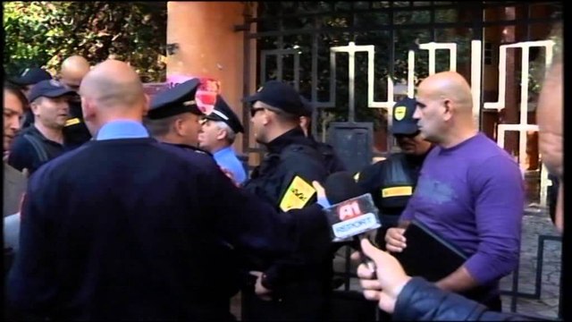 Përmbarimi privat i vë drynin selisë së PSD. Përplasje fizike mes Policisë së Shtetit e asaj private
