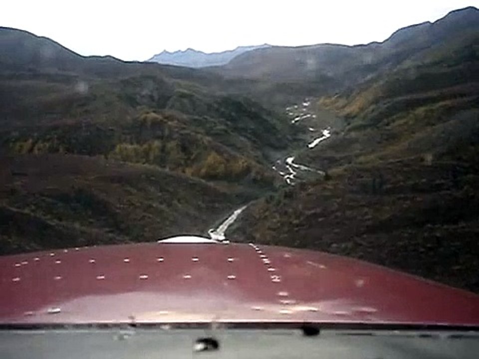 Cessna 172 Bush Landing in the Alaska mts