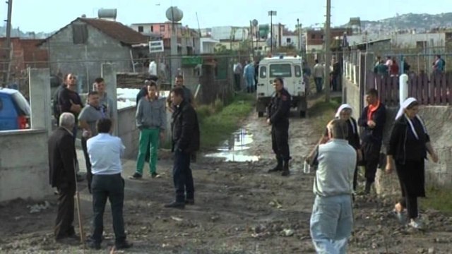 Durrës, vdes babi i tre fëmijëve, i shpërtheu predha