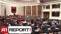 A1 Report - Vjedhja e votave në Korçë, deputetët  e PD hedhin kartmonedha në Kuvend