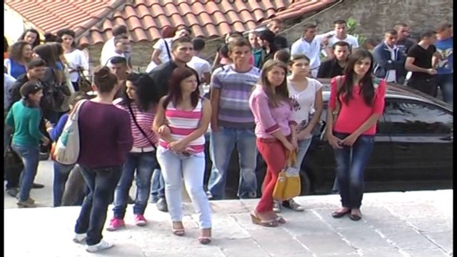 Bursat në universitetet shtetërore. Nisin aplikimet, përfitojnë 1900 studentë.