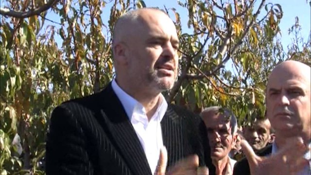 Fier, Rama me fermerët: Do shpërndajmë certifikatat e pronësisë