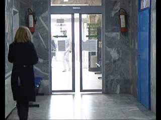 Specialisti i ortopedisë u largua pa të drejtë nga puna