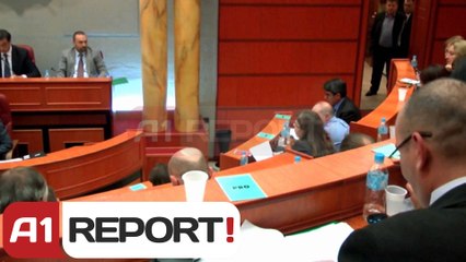 A1 Report - Këshilli Bashkiak shkarkon të djathtët, braktiset mbledhja "farsë"