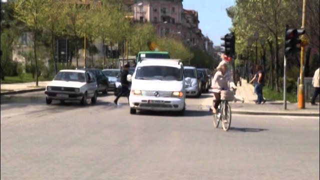 Doganat gjobisin `Banker Petrolium`:600 mijë dollarë,se shiste naftë pa akcizë,në tregun e brendshëm