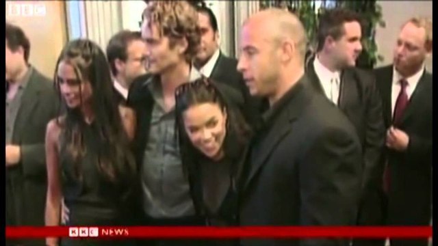 Vdes aktori Paul Walker. Humb jetën në një aksident tragjik