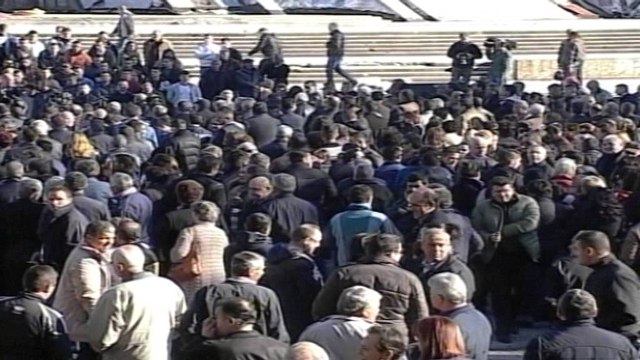 Protestë kundër paketës fiskale, shoqëria civile mbledh qytetarët para Kryeministrisë
