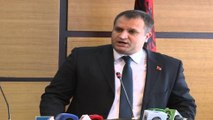 Shpend Ahmeti merr detyrën, kreu i komunës së Prishtinës: Do mbaj zotimet
