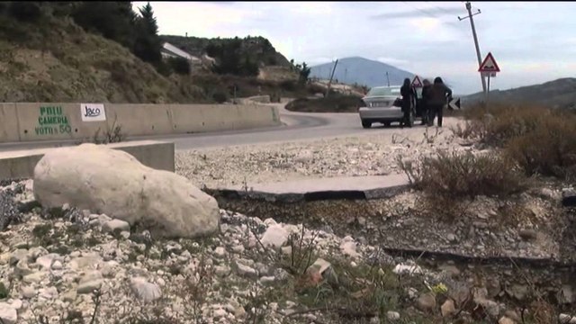 Aksi Vlorë-Llogara, rruga turistike shënon dëmtime dhe shkarje dheu