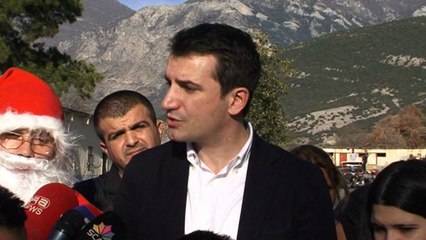 Veliaj me Romët në Shish-Tufinë, Ministri i njeh me buxhetin e qeverisë
