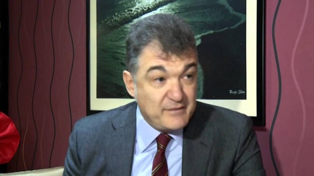 Ekspertët kritikojnë Kushtetuesen: Të zbardhë vendimin për nëpunësin, po krijohet kaos