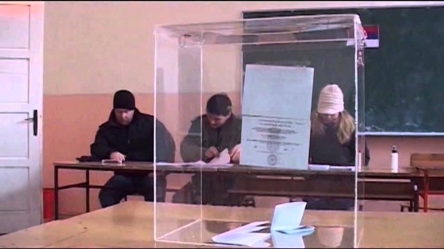 Kosovë, Mitrovica në zgjedhje të reja. Nuk bëhet betimi me logon e republikës së Kosovës