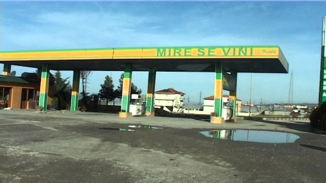 Grabitet një pikë karburanti në aksin rrugor Rrogozhinë-Lushnje