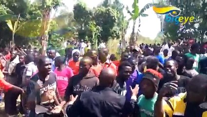 Ak47's burial turns bloody as hooligans try to rob Pallaso and Chameleone.