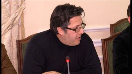 Shumica "fshin" firmën e Nishanit,  bien dekretet, PD: Po i shpallni luftë Presidentit