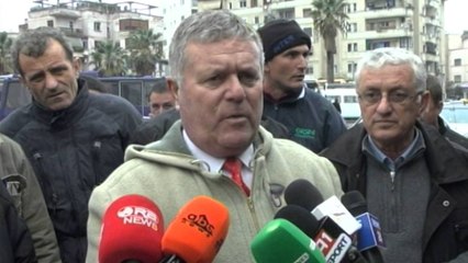 Kur liçensa nuk vlen.... Sindikata e Transporteve: Po falimentojmë
