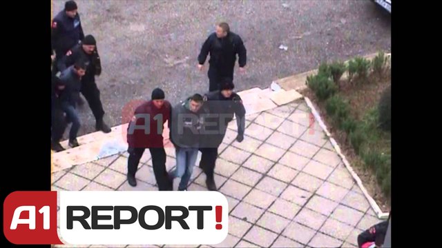 A1 Report - Sulmi mbi autobusin në Memaliaj, momentet e shoqërimit të 4 të arrestuarve