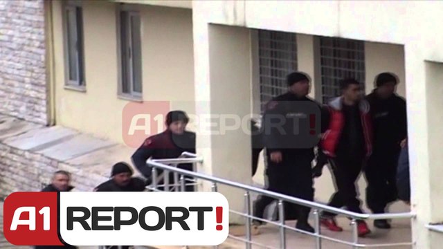 A1 Report - Sulmi mbi autobus, Gjykata lë në burg 4 të rinjtë nga Memaliaj