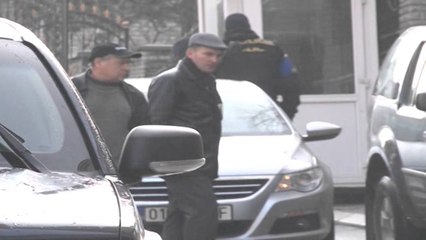 Rrjeti i trafikut të vizave në Prishtinë. Ukë Rugova shiste viza nga 3500 euro