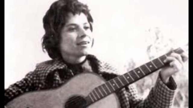 Mbërrin trupi i pajetë i artistes Vaçe Zela. Nesër mbahen homazhet në TOB