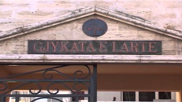 Shtyhet gjyqi ndaj Gjikës. Mungojnë katër nga tetë të pandehurit