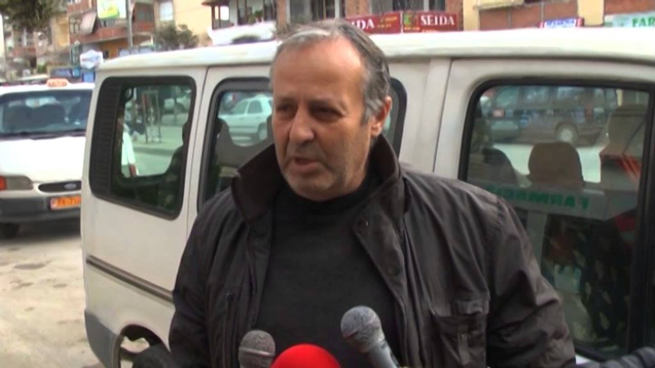 Kaos qarkullimi edhe në Fier,ndërpritet lëvizja  edhe nga automjetet taksi  4+1