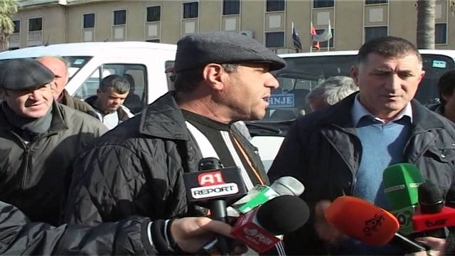 Lushnja i bashkohet protestës: Do futemi në grevë urie nëse nuk ndryshon gjë
