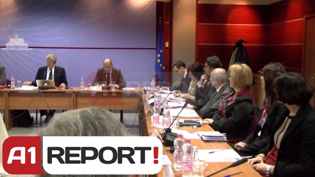 A1 Report - Naço: Ndryshimet politike e kane demtuar administraten publike