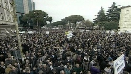 PD demonstron forcën para qeverisë, Basha në protestë: Edi Rama, puno ose largohu