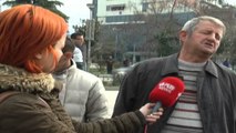 Drejtuesit e furgonëve Elbasan, shoferët: Do të bllokojmë aksin rrugor Tiranë-Elbasan