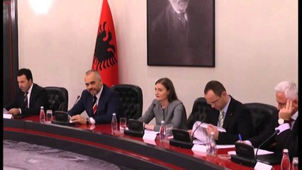 Gjosha ne seancë tek komisioni i integrimit. Prezatohen prioritet për statusin kandidat