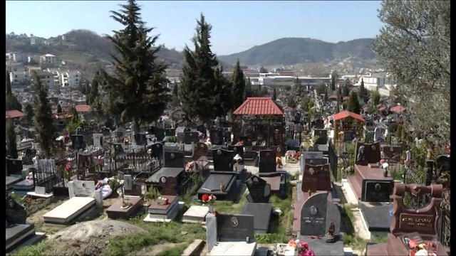 Varrezat përplasin Bashki-Qeveri, pronarët driblojnë shtetin me çmimin e tokës