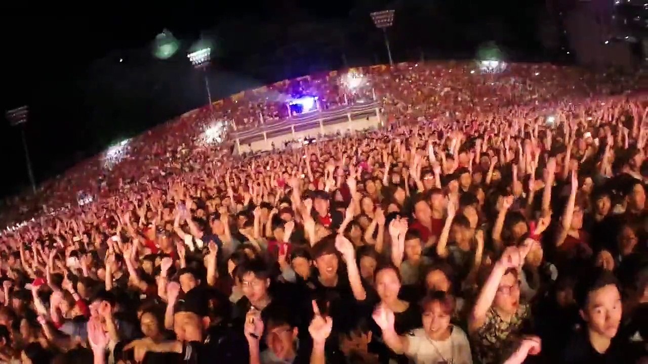 GANGNAM STYLE in Korea! HUGE CROWD!