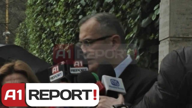 A1 Report - Nuk më futën djalin në punë Qëllon me vezë Petrit Vasilin