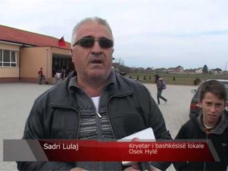 Lajme - Pastrohet shkolla në Osek Hylë