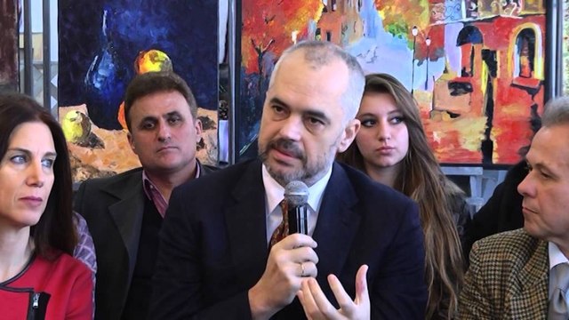 Rama feston 7 Marsin në Lice, mësuesit ankohen për kushtet e mungesën e ambjenteve