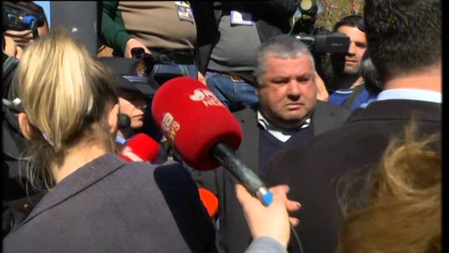 Dy protesta përpara parlamentit. Të shkarkuarit përplasen me ish-të përndjekurit për territorin