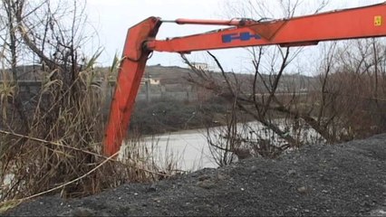 Ndërhyrja në lumin Gjadër, aksioni i nisur për zgjerimin e tij lihet përgjysmë