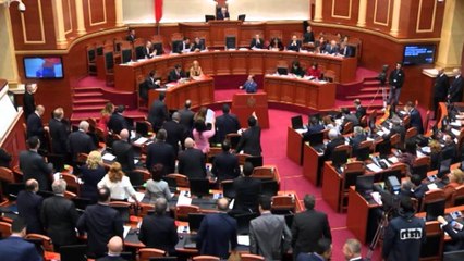 Fyle takon Ramën: Duam reforma reale, dialog konstruktiv me opozitën