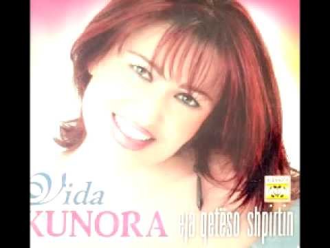 Vida Kunora - Stinet e motit