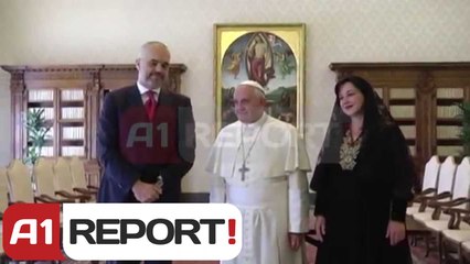 VIDEOLAJM/Papa Françesku bekon femijen e Linda dhe Edi Rames