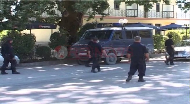 Arrestohet Shefi i Anti-drogës në Fier, në pranga dhe grupi i trafikantëve