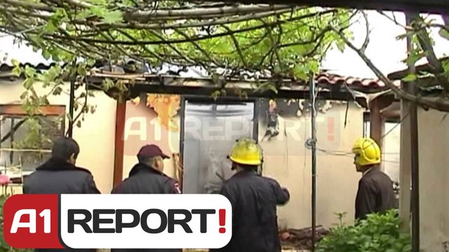 A1 Report - Fier, zjarri shkrumbon nje shtepi, plagoset një zjarrfikes