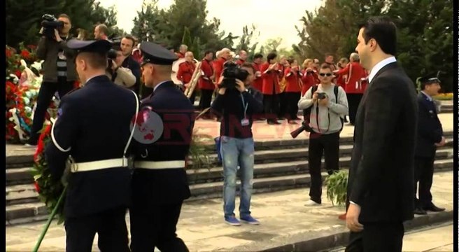 5 Maji, mazhorana e opozita e ndarë edhe për homazhet në Varrezat e Dëshmorëve
